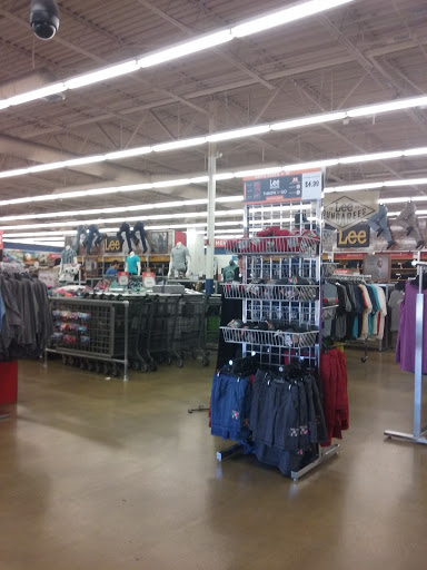 Outlet Store «VF Outlet», reviews and photos, 5391 Factory Shops Blvd, Ellenton, FL 34222, USA