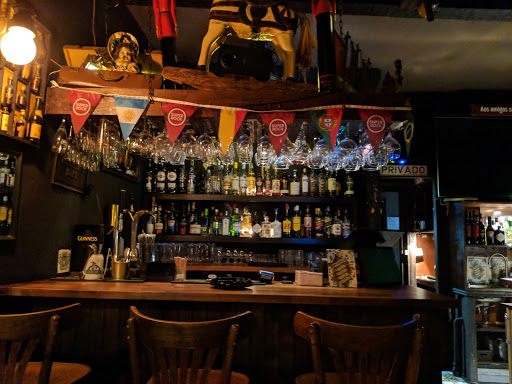 Speakeasy bars in Oporto