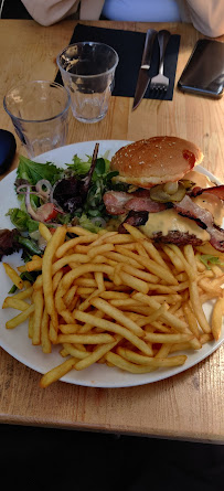 Hamburger du Restaurant français L'Almara à Saint-Priest - n°6