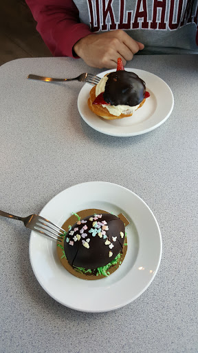 Bakery «La Baguette Bakery, Bistro, Bar & Cafe», reviews and photos, 1130 Rambling Oaks Dr #100, Norman, OK 73072, USA