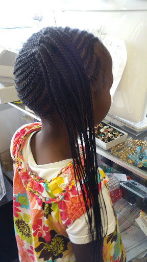 Beauty Supply Store «Sally Beauty», reviews and photos, 305 SE Everett Mall Way #19, Everett, WA 98208, USA