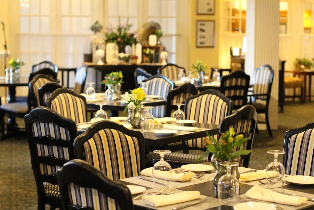 Nathaniel's Restaurant 01970