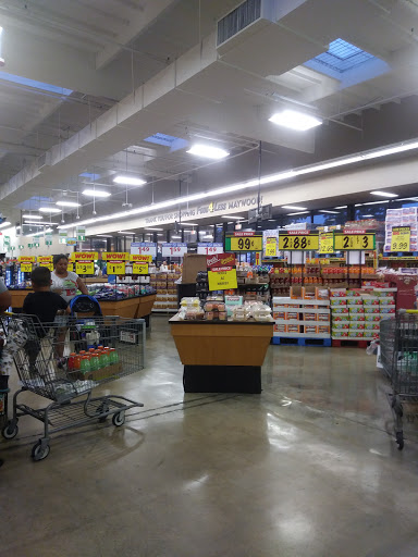 Grocery Store «Food 4 Less», reviews and photos, 4400 Slauson Ave, Maywood, CA 90270, USA