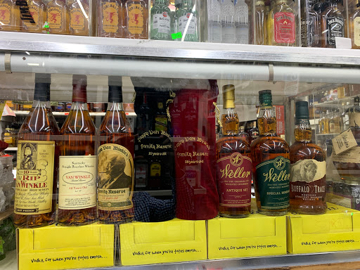 Liquor Store «Peachtree Package Store», reviews and photos, 300 Peachtree St NE # Cs1, Atlanta, GA 30308, USA