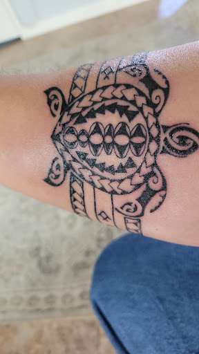 Explore dory tattoo ideas, creative tattoo ideas in Honolulu, available at Aloha Tattoo Waikiki Hilton Hawaiian Village Rainbow Bazaar