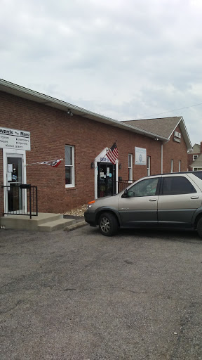 Consignment Shop «St Vincent De Paul Store», reviews and photos, 512 N Mulberry St, Elizabethtown, KY 42701, USA