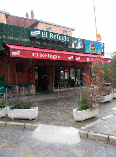 Cafeteria Cerveceria El Refugio Tropical - C. del Cardenal González de Mendoza, 19B, 19004 Guadalajara, Spain