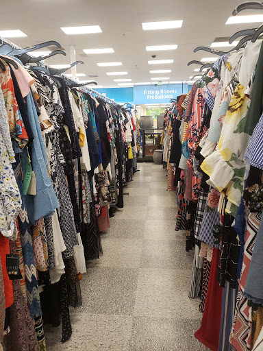 Clothing Store «Ross Dress for Less», reviews and photos, 7800 W 33rd Ave, Hialeah, FL 33018, USA