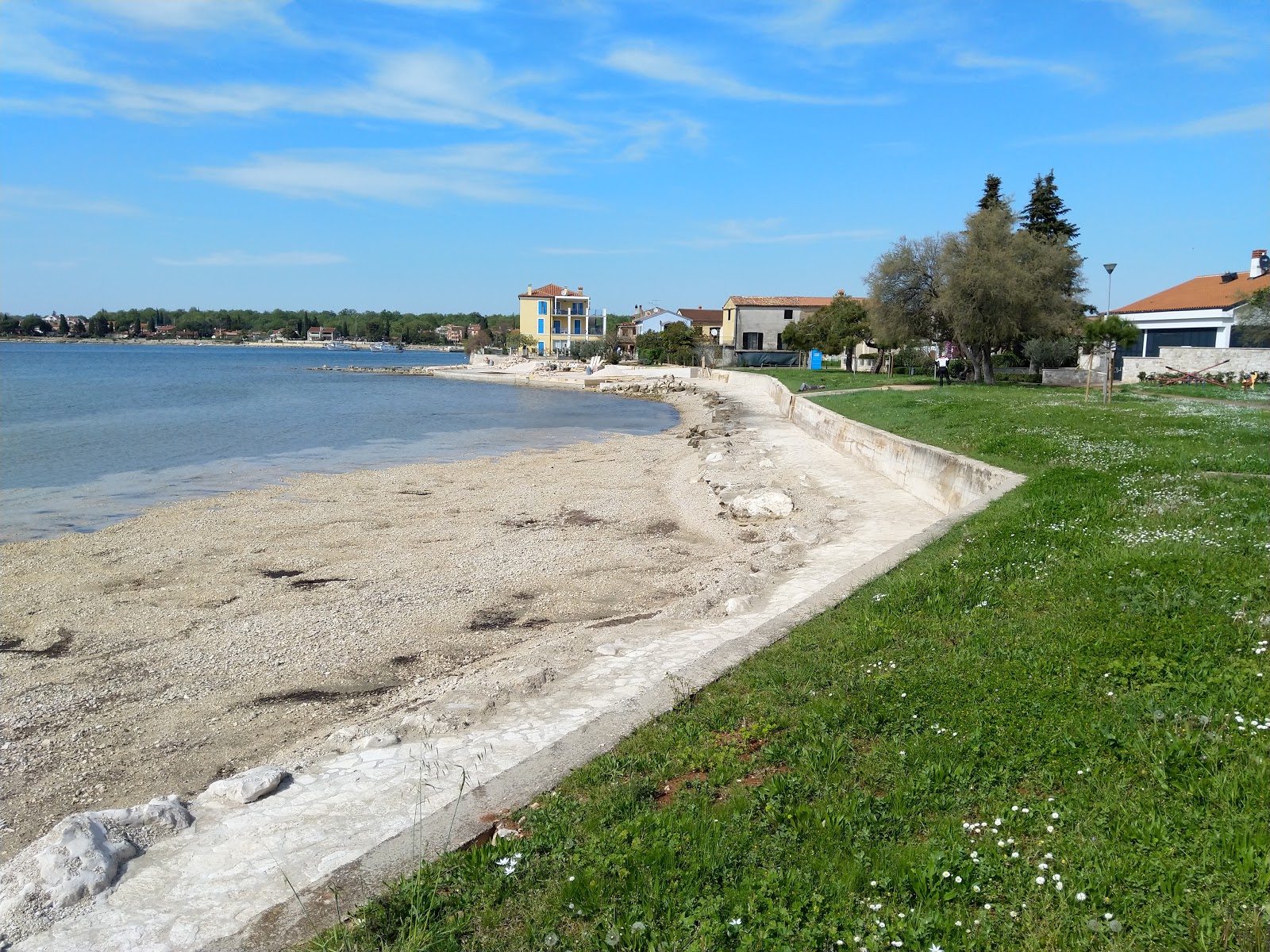 Dajla beach的照片 带有碧绿色纯水表面