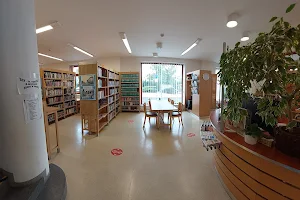 Hus Library Modřany image