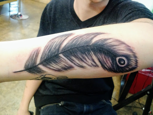 Tattoo Shop «Infinite Ink Tattoo & Piercing», reviews and photos, 207 E 9th St, Hopkinsville, KY 42240, USA