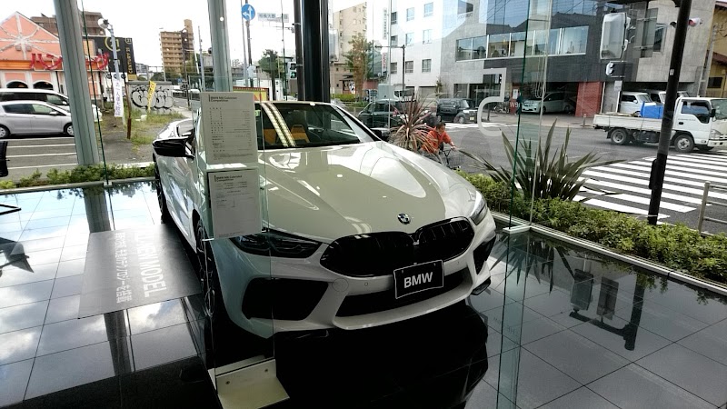 Murauchi BMW 相模大野支店 新車ショールーム