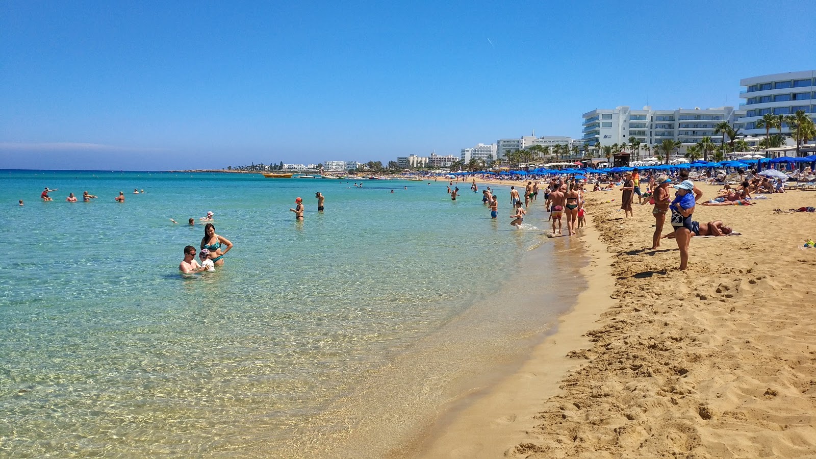 Fotografie cu Plaja Vrissiana - locul popular printre cunoscătorii de relaxare