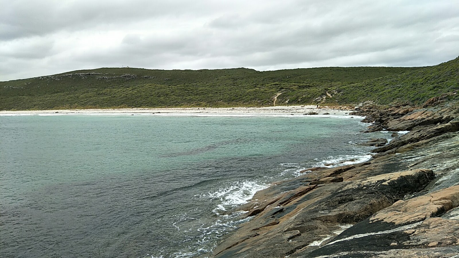 Foto von Hamelin Beach mit beiger sand Oberfläche