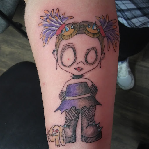 Explore mother of 5 tattoo ideas, creative tattoo ideas in Lansing, available at Luckys Tattoos