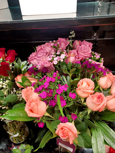 Grocery Store «Kroger», reviews and photos, 801 N Houk Rd, Delaware, OH 43015, USA