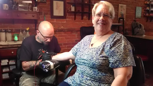 Tattoo Shop «Temple Art Tattoo Studio», reviews and photos, 110 N Potomac St, Hagerstown, MD 21740, USA