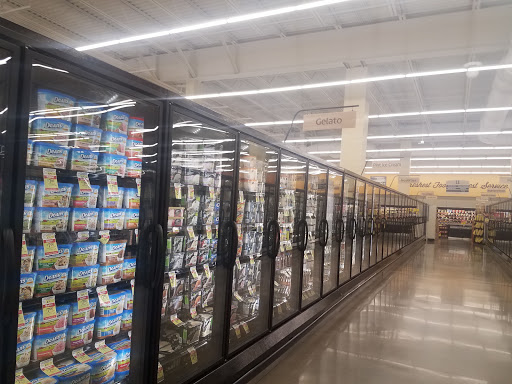 Shopping Mall «Deerbrook Shopping Center», reviews and photos, 110 S Waukegan Rd, Deerfield, IL 60015, USA