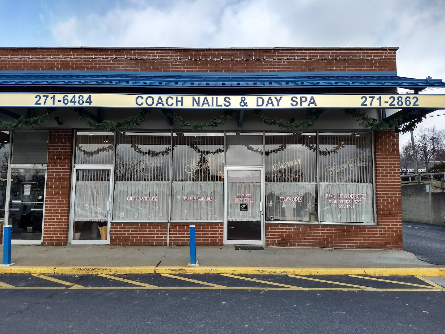 Coach Nails and Day Spa