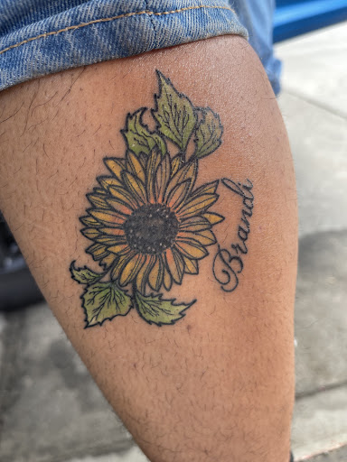 Explore minimal finger tattoos ideas, creative tattoo ideas in Kissimmee, available at Fallen Heroes Tattoo & Piercing (Florida)