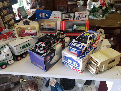 Thrift Store «Treasure Seekers», reviews and photos, 110 S 5th St, Griffin, GA 30223, USA