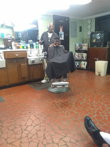 Barber Shop «Friendly Barber Shop», reviews and photos, 1403 Carver St, Myrtle Beach, SC 29577, USA