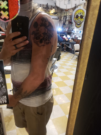 Tattoo Shop «Royal Peacock Tattoo Parlor», reviews and photos, 2101 P St, Sacramento, CA 95816, USA