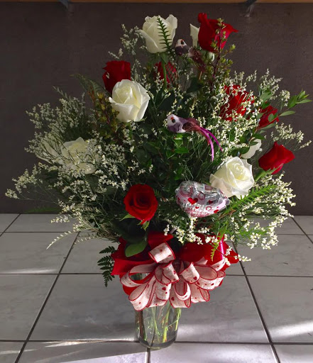 Florist «Blossom Flower Shop», reviews and photos, 906 N Frazier St, Conroe, TX 77301, USA
