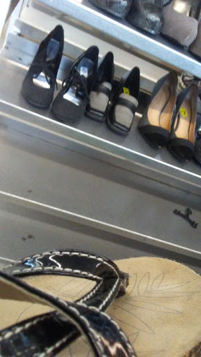 Thrift Store «Red White & Blue Thrift Store», reviews and photos, 12640 NE 6th Ave, Miami, FL 33161, USA