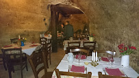 Atmosphère du Restaurant Les Caves de la Genevraie à Louresse-Rochemenier - n°9