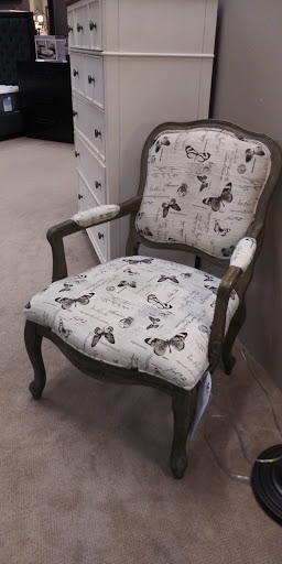 Furniture Store «Raymour & Flanigan Furniture and Mattress Store», reviews and photos, 275 Glen Cove Rd, Carle Place, NY 11514, USA