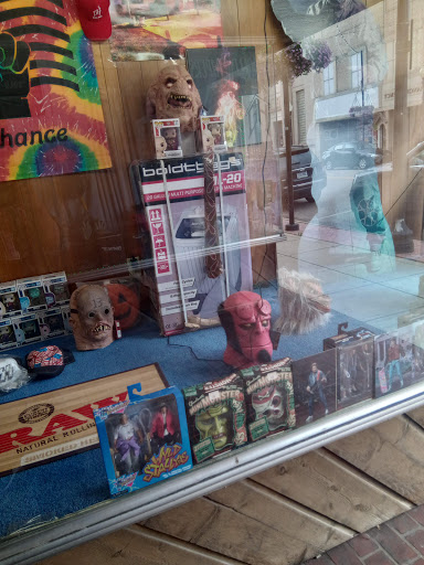 Tobacco Shop «The Glass House», reviews and photos, 536 W Tuscarawas Ave, Barberton, OH 44203, USA