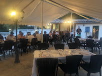 Atmosphère du Restaurant Le Chant de la Source à Serves-sur-Rhône - n°4