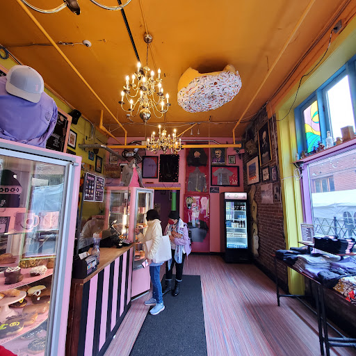 Donut Shop «Voodoo Doughnut», reviews and photos, 22 SW 3rd Ave, Portland, OR 97204, USA
