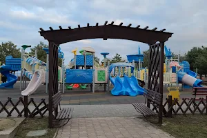 Детская площадка image
