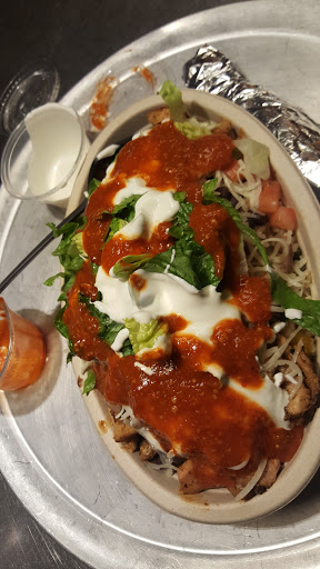 Mexican Restaurant «Chipotle Mexican Grill», reviews and photos, 4424 W Shaw Ave, Fresno, CA 93722, USA