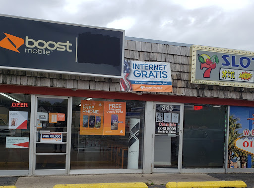 Cell Phone Store «Boost Mobile», reviews and photos, 841 W Rollins Rd, Round Lake, IL 60073, USA