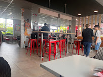 Atmosphère du Restaurant KFC Le Mans Saint-Saturnin - n°16