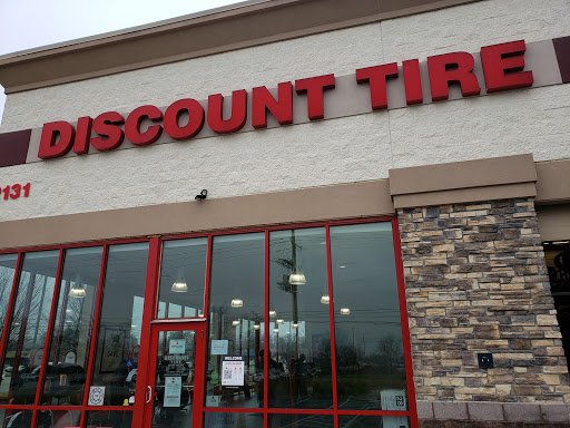 Tire Shop «Discount Tire Store - Louisville, KY», reviews and photos, 2131 S Hurstbourne Pkwy, Louisville, KY 40220, USA