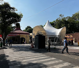 Surabaya Zoo photo