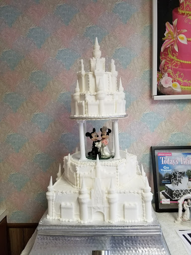 Bakery «Reeves Cake Shop», reviews and photos, 2770 Cory Ave, Akron, OH 44314, USA