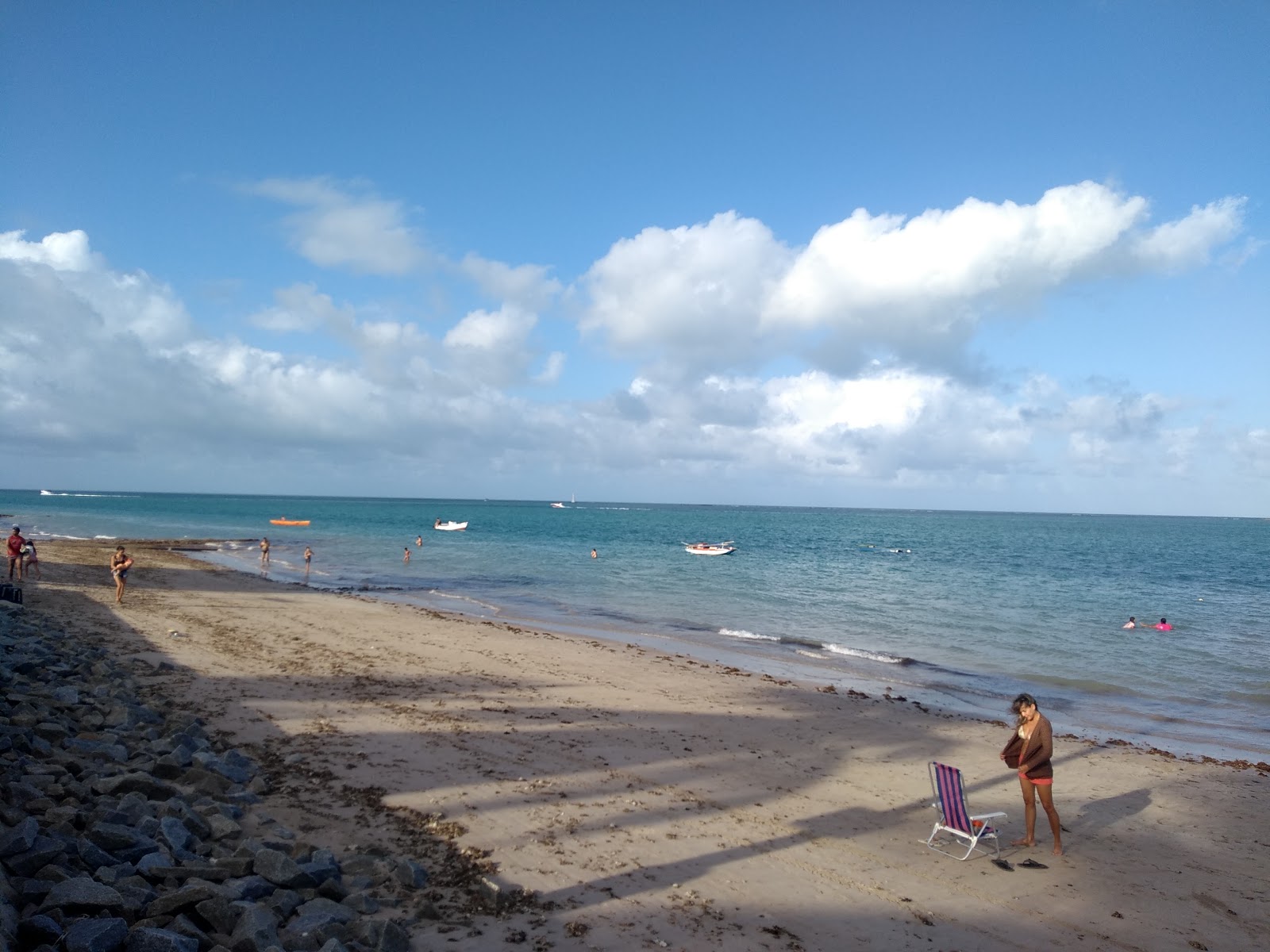 Valokuva Formosa Beachista. pinnalla turkoosi puhdas vesi:n kanssa