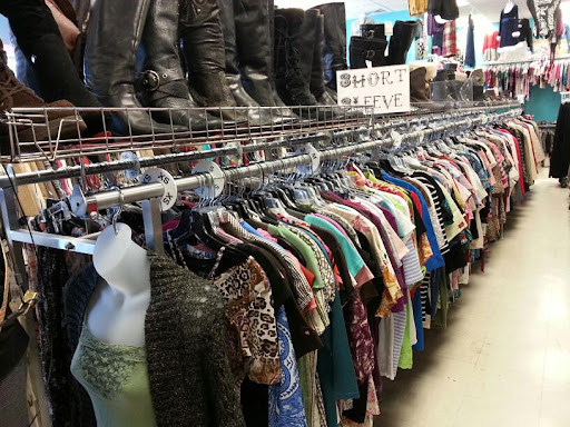 Savvy Consignment, 351 Boston Post Rd, North Windham, CT 06256, USA, 