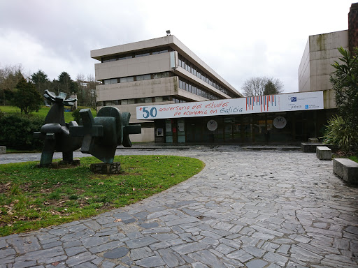 Facultad de Ciencias Económicas y Empresariales Santiago de Compostela