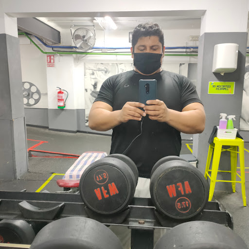Low Cost Gym en Santa Coloma de Gramenet, Barcelona