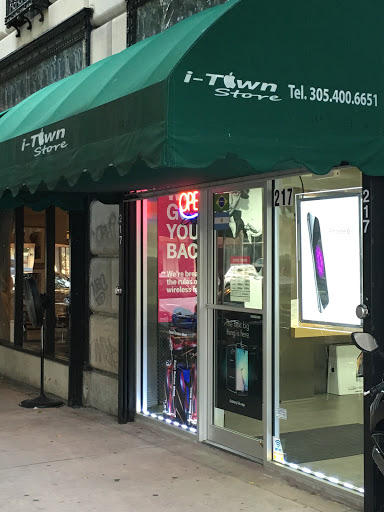 Electronics Store «I-Town Store», reviews and photos, 217 SE 1st St, Miami, FL 33131, USA