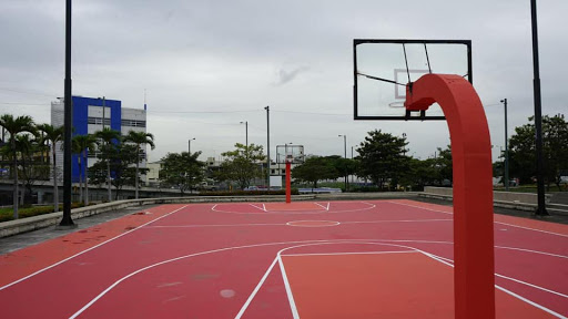 Parqueo Complejo Deportivo Benjamin Rosales