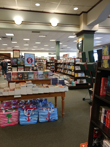 Book Store «Barnes & Noble», reviews and photos, 270 Hartford Ave, Bellingham, MA 02019, USA