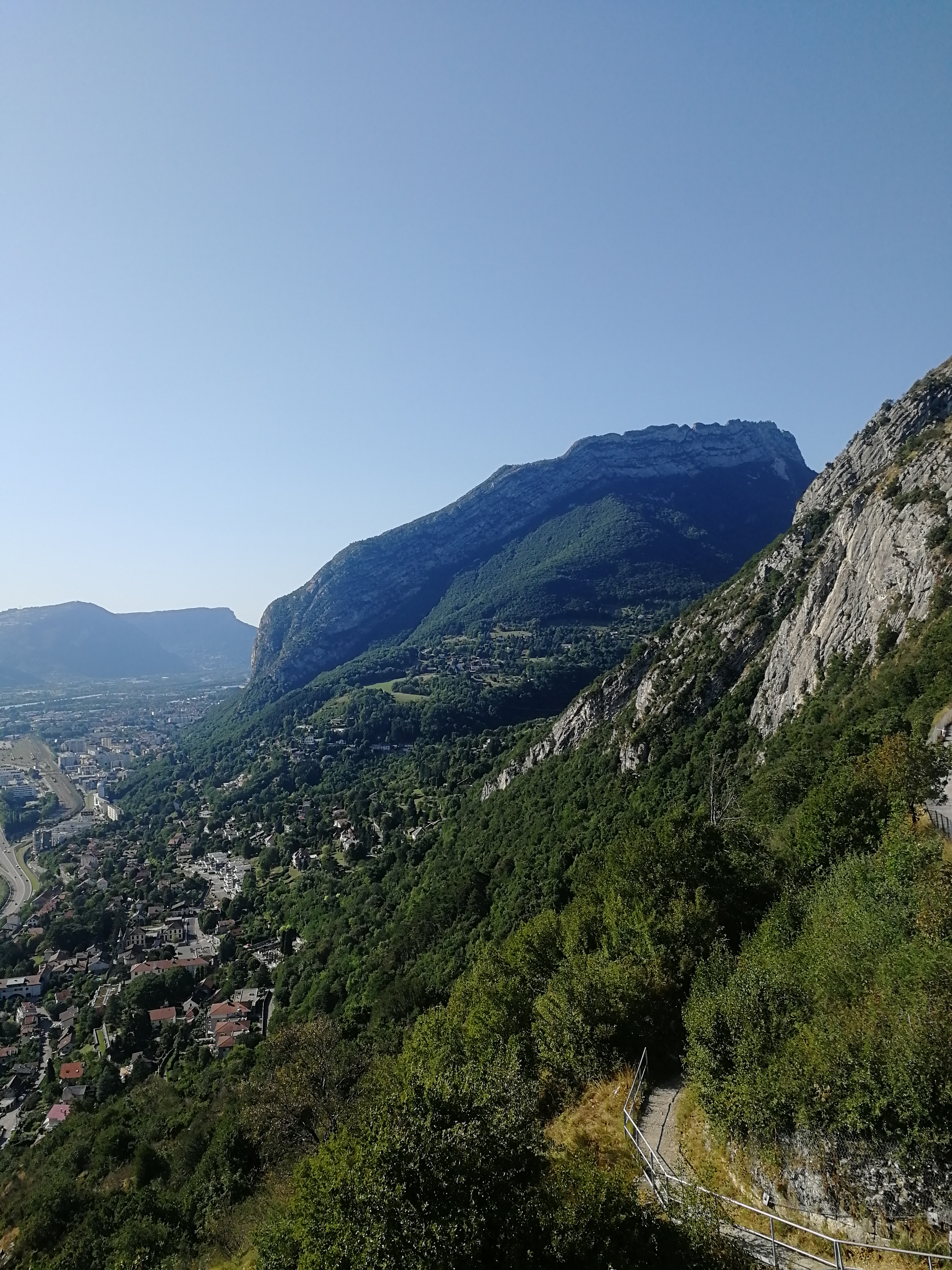 Photo n° 32 de l'avis de Anouch. fait le 21/08/2019 à 14:25