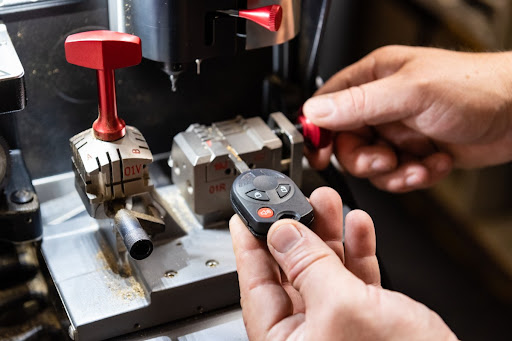 Locksmith «Snap & Crack Locksmith», reviews and photos, 738 E Lincoln Ave, Columbus, OH 43229, USA